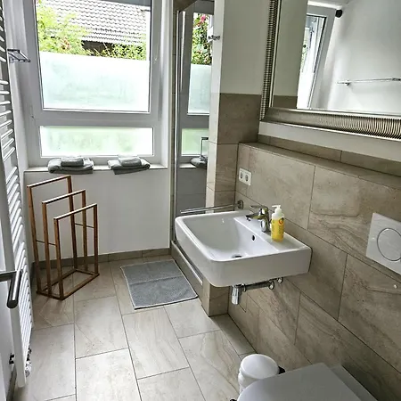 Schoene, Gemuetliche In Mit Garten Appartement *